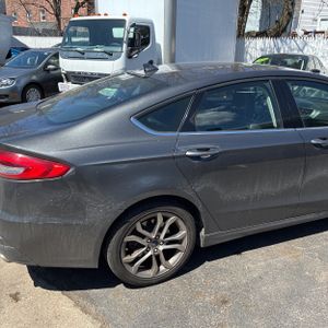 FORD FUSION SEL - 9