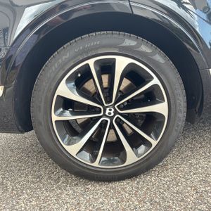 صورة 19 لـ 2019 Bentley BENTAYGA V8