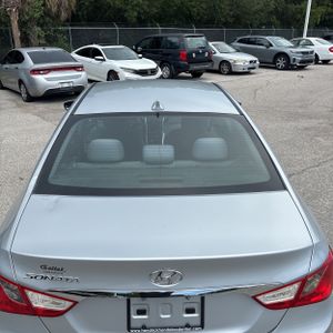 2013 Hyundai SONATA GLS thumbnail 16