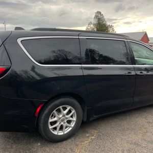 CHRYSLER PACIFICA TOURING L - 9