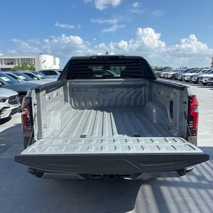 2026 Chevrolet SILVERADO EV LT — миниатюра 42
