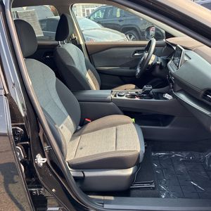 صورة مصغرة 33 لـ 2023 Nissan ROGUE SV