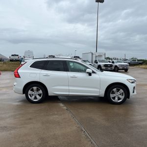 2022 Volvo XC60 B5 MOMENTUM 照片 10