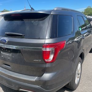 FORD EXPLORER XLT - 9