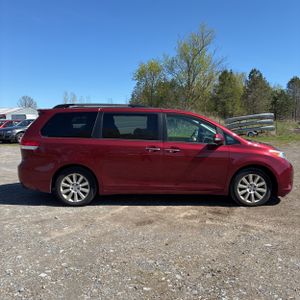 TOYOTA SIENNA - 10