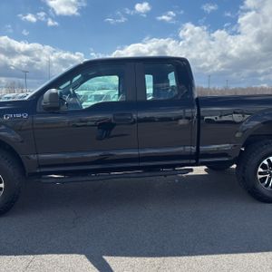 FORD F-150 XL - 4