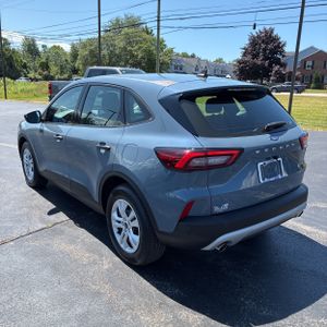 صورة 5 لـ 2023 FORD ESCAPE BASE