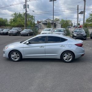 HYUNDAI ELANTRA SEL - 3