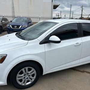 CHEVROLET SONIC LT - 2