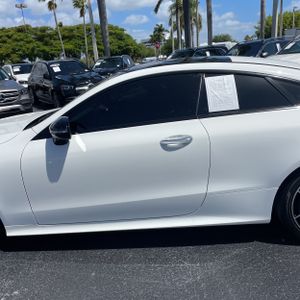 MERCEDES-BENZ E-CLASS - 4