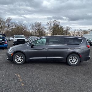 CHRYSLER VOYAGER LX - 3