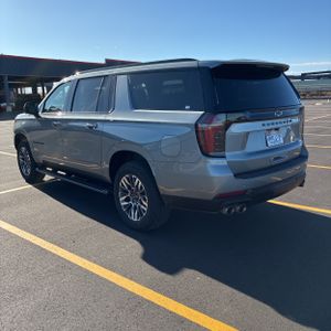 CHEVROLET SUBURBAN Z71 - 5