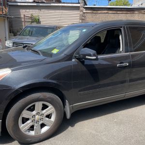 CHEVROLET TRAVERSE LT - 2