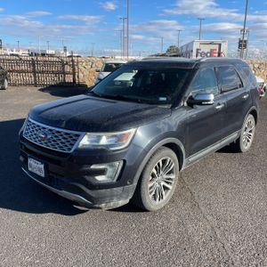 FORD EXPLORER PLATINUM - 1