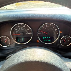 2015 JEEP WRANGLER UNLIMITED SAHARA 照片 36