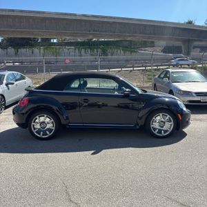 VOLKSWAGEN BEETLE CONVERTIBLE 2.5L PZEV - 10