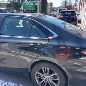 2017 Toyota CAMRY SE photo 6