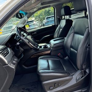 2020 Chevrolet SUBURBAN LT photo 29