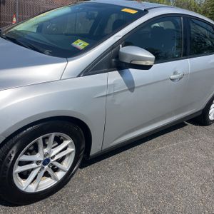 FORD FOCUS SE - 2