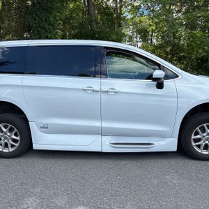 صورة 11 لـ 2022 Chrysler VOYAGER LX