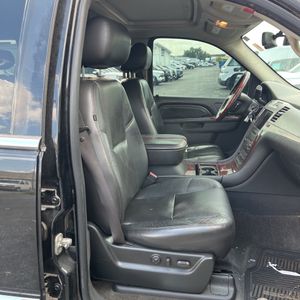 صورة مصغرة 32 لـ 2010 Cadillac ESCALADE LUXURY