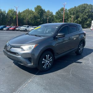 صورة 1 لـ 2018 Toyota RAV4 LE