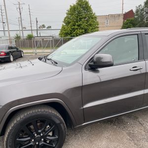 صورة 2 لـ 2021 JEEP GRAND CHEROKEE LAREDO X