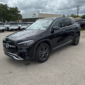 MERCEDES-BENZ GLA - 1