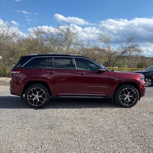 JEEP GRAND CHEROKEE SUMMIT RESERVE - 10