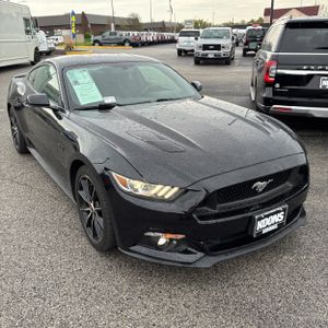 FORD MUSTANG GT - 10