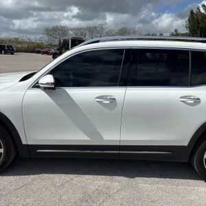 MERCEDES-BENZ GLB - 4