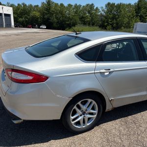 صورة 9 لـ 2016 FORD FUSION SE