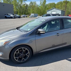 FORD FOCUS SE - 2