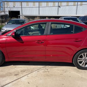 HYUNDAI ELANTRA VALUE EDITION - 4