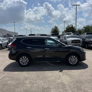 صورة 10 لـ 2017 Nissan ROGUE SV