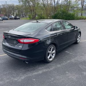FORD FUSION SE - 8