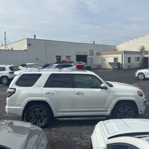 2016 Toyota 4RUNNER LIMITED photo 10