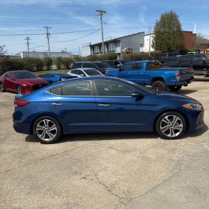 HYUNDAI ELANTRA LIMITED - 10