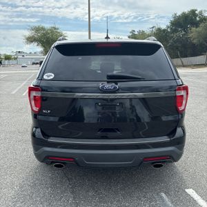 FORD EXPLORER XLT - 7