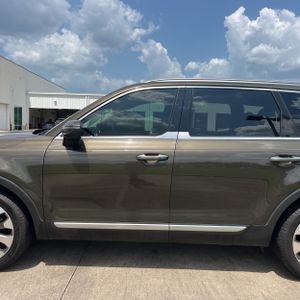 صورة 4 لـ 2020 KIA TELLURIDE S