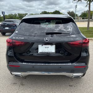 MERCEDES-BENZ GLA - 7