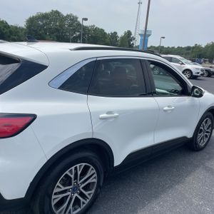 صورة 9 لـ 2020 FORD ESCAPE SEL