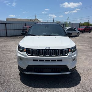 صورة 10 لـ 2025 JEEP COMPASS LIMITED