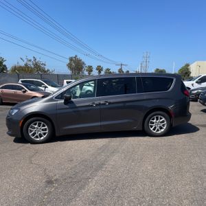 CHRYSLER PACIFICA TOURING - 3
