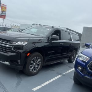 CHEVROLET SUBURBAN LT - 3