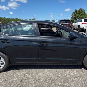 صورة 11 لـ 2017 Hyundai ELANTRA SE