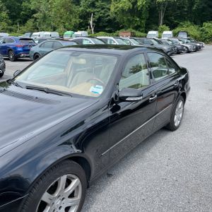 2007 Mercedes-BENZ E-CLASS photo 2