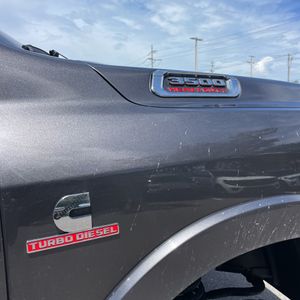 2019 RAM 3500 LIMITED 照片 23