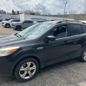 FORD ESCAPE SE - 2