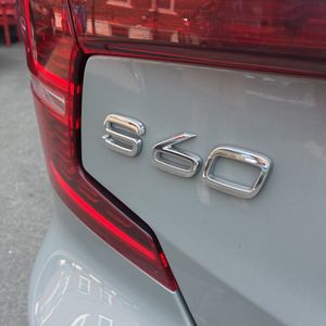 صورة مصغرة 23 لـ 2024 Volvo S60 B5 CORE DARK THEME